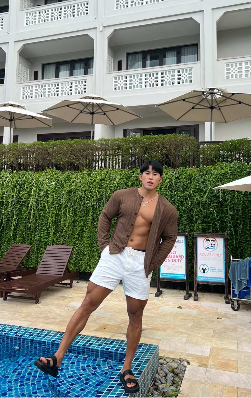 823B4BE4-895A-400B-B3F1-F5C470692FC5