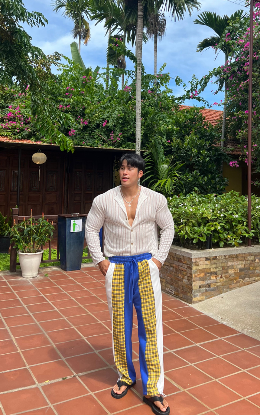 9FA1B3EE-F883-4638-AD56-C2386893313C