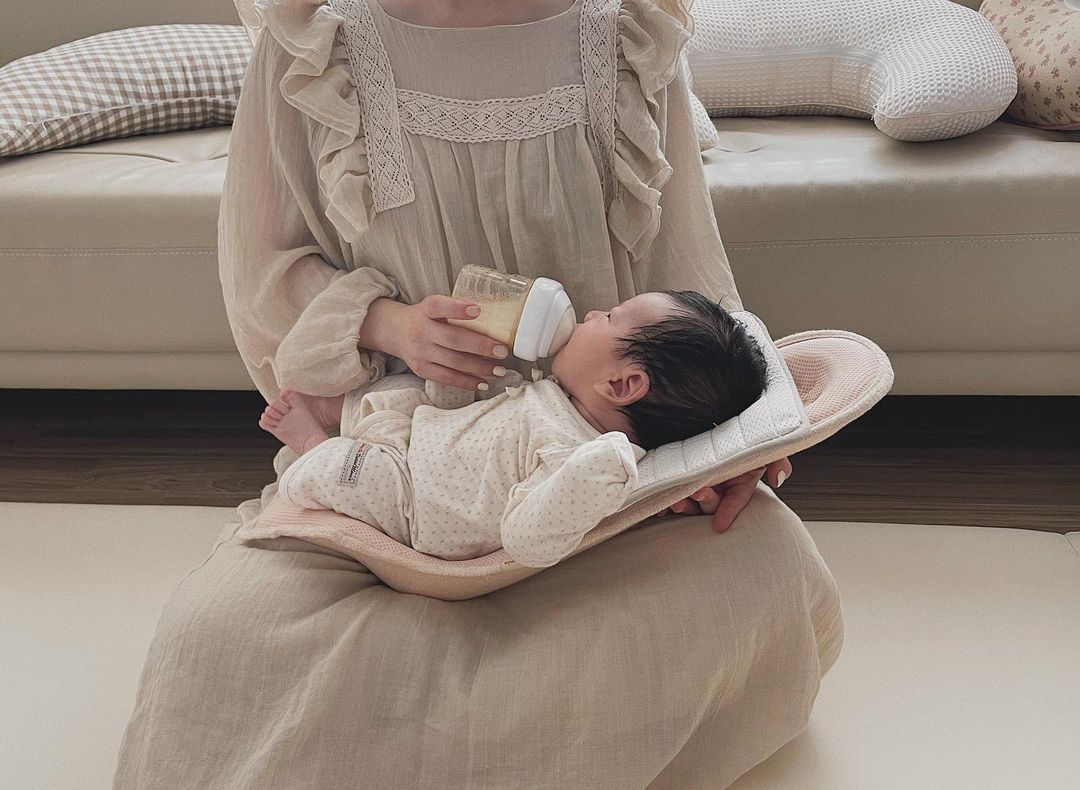 수유베개 수유팔토시 휴대용 태열 방지 듀라론 메쉬 상품 이미지