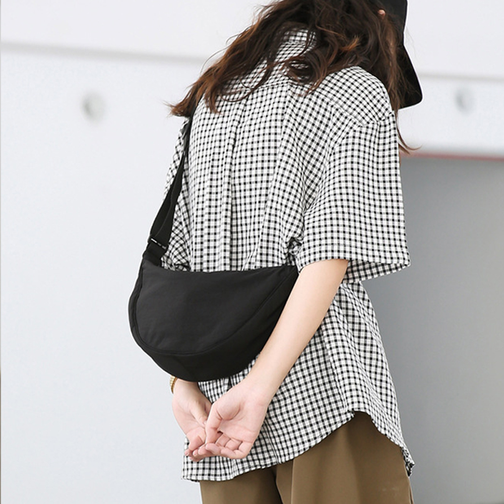 여성 나일론 미니 반달 여행용 크로스백 해외 여행 크로와상백 핸드폰 슬링백 가방