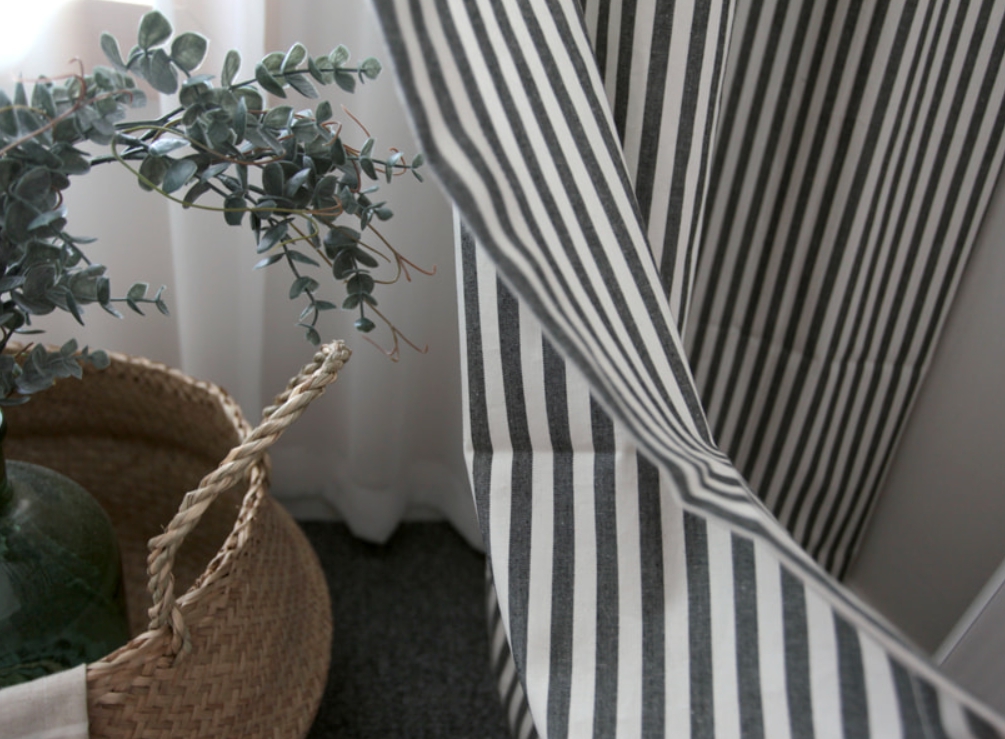 메르시 스트라이프 아이방 커튼 - 챠콜 핀스타일 s-가로100세로150