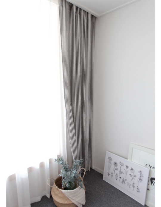 메르시 스트라이프 아이방 커튼 - 챠콜 핀스타일 s-가로100세로150