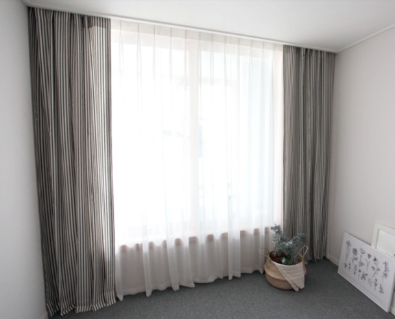 메르시 스트라이프 아이방 커튼 - 챠콜 핀스타일 s-가로100세로150
