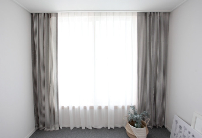 메르시 스트라이프 아이방 커튼 - 챠콜 핀스타일 s-가로100세로150