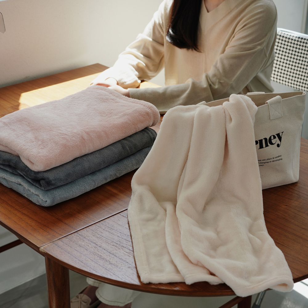 브로브로 겨울 학교 극세사 대형 무릎 담요 캠핑 차박 이불 쇼파 침실 카페 피크닉 블랭킷 - 상품 이미지