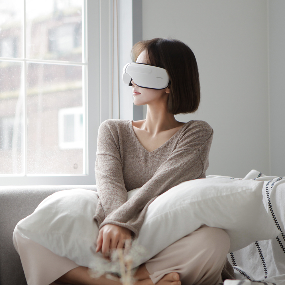 눈이편한 화이트 무선 충전식 온열 공기압 눈마사지기 기본형 이미지 6