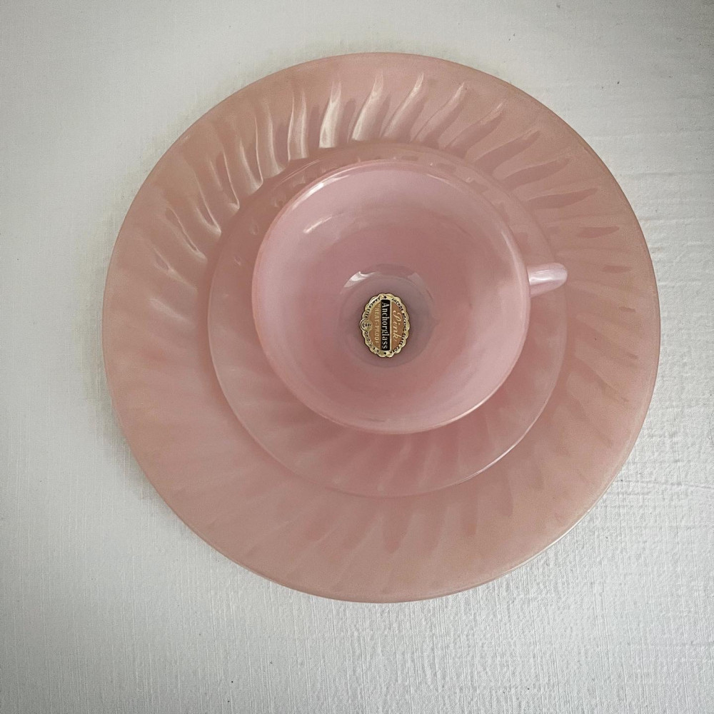 [중고]fire king pink swirl cup&saucer . Dinner plate : 메르씨에 mericer