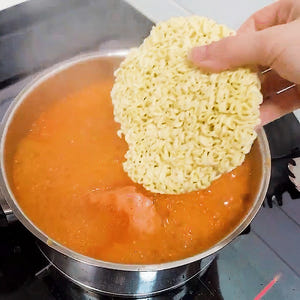 애슐리 콰트로 햄치즈 부대찌개 밀키트 (라면사리) 2인분 맛있게 먹은 솔직 후기 - 상품 이미지 2