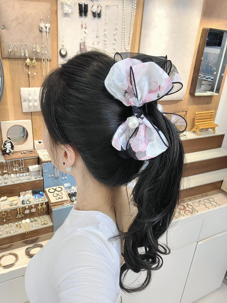 블랙 리본 헤어핀  시스루 위 플라워 패턴 3가지 컬러 볼륨 왕왕리본 바나나핀 [루루핀,rurupin] - 상품 이미지