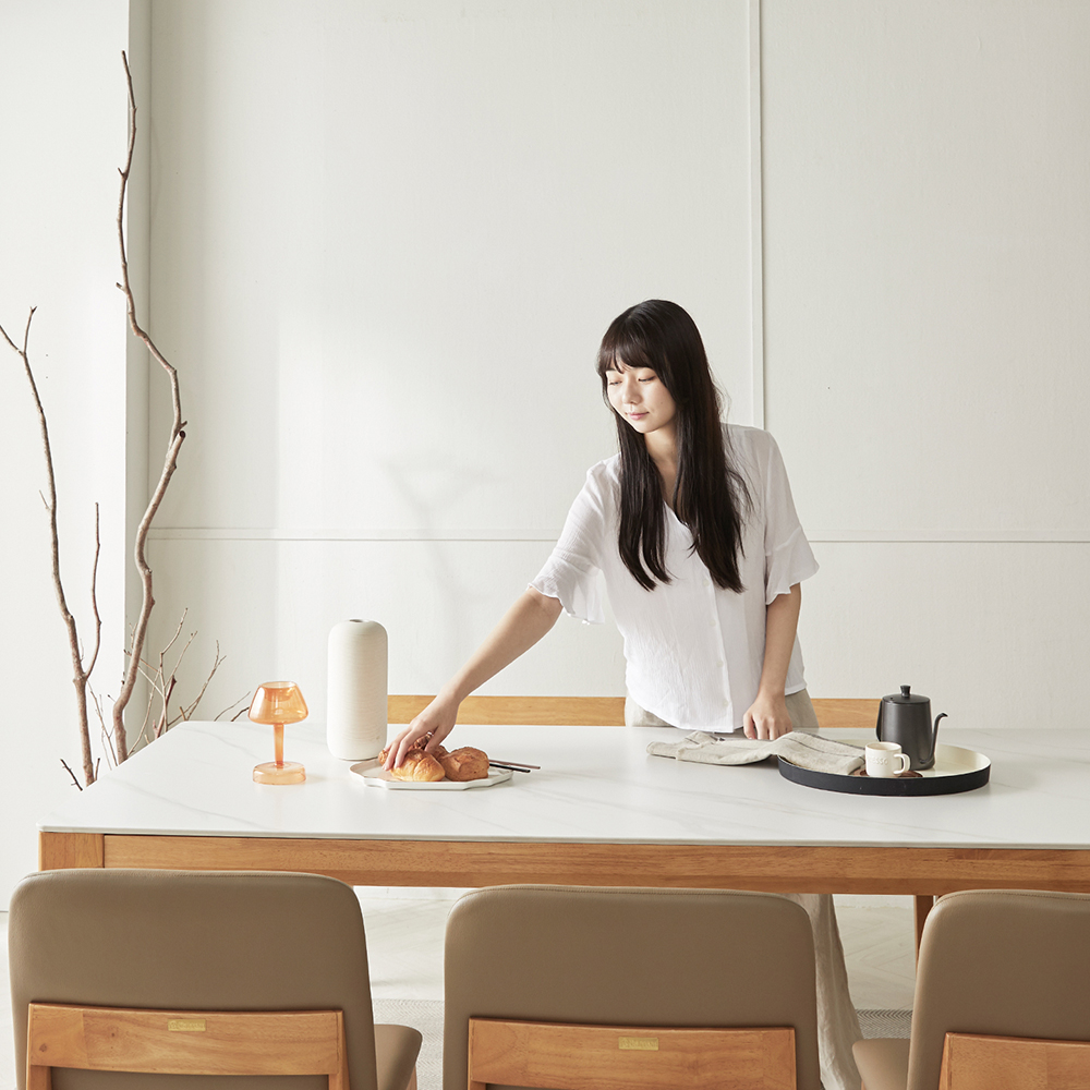 고무나무 원목 마티니 4인용 포세린 단면 세라믹 식탁세트 2인벤치1+의자2