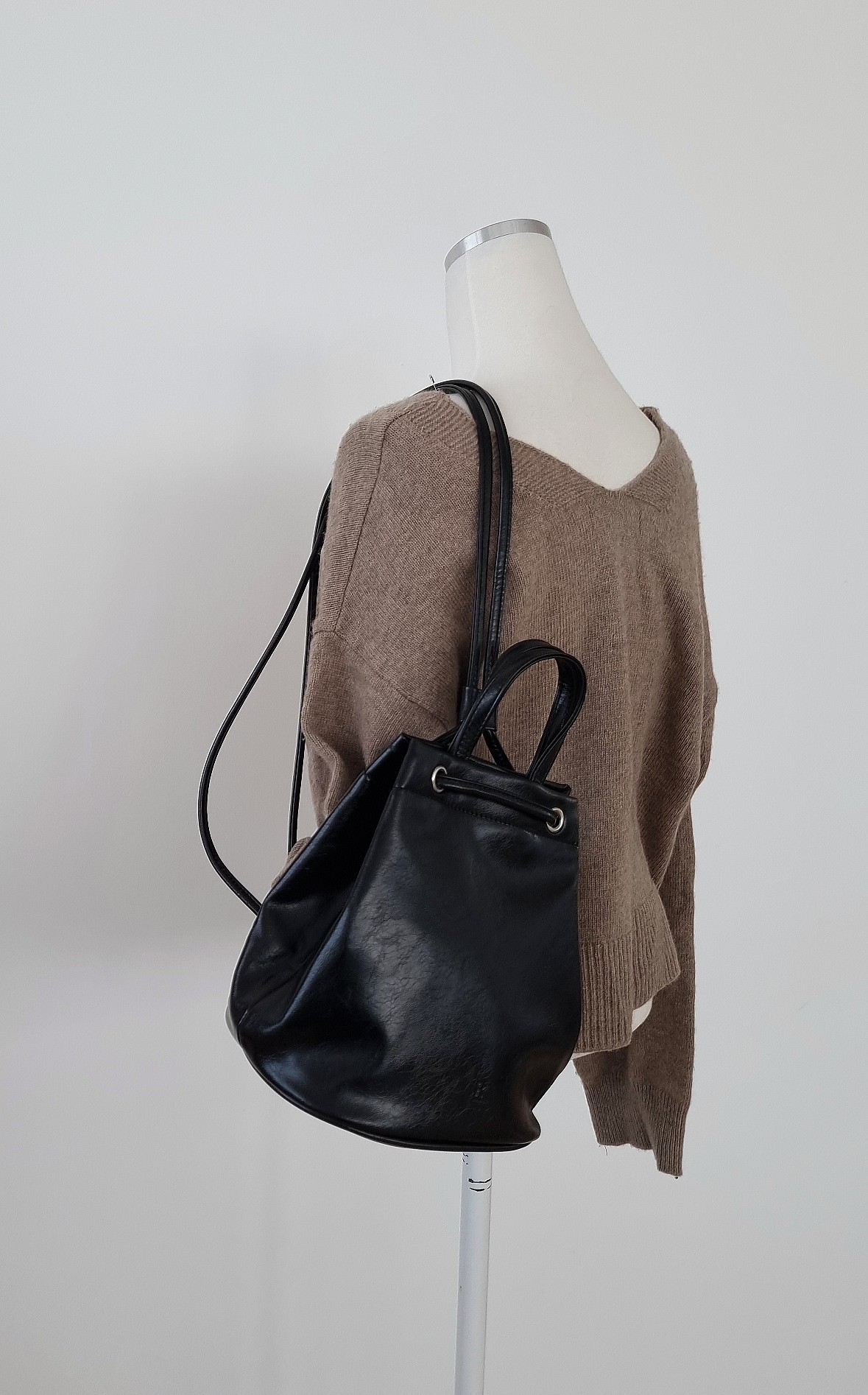 [리햅] 폴디 빈티지 레더 버킷 백팩 숄더