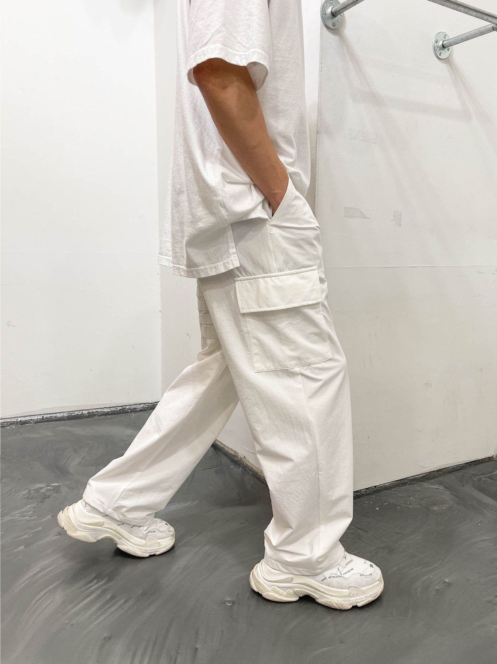 남자 건빵바지 백바지 흰색 통넓은 카고 밴딩 와이드 팬츠 - 상세 이미지 4