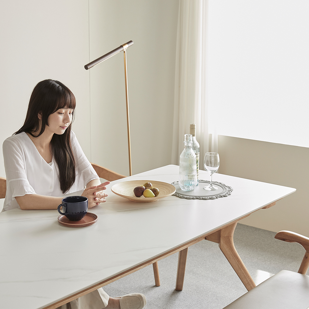 모노 인테리어 카페 책상 공부 원목 1인용 암체어 식탁의자