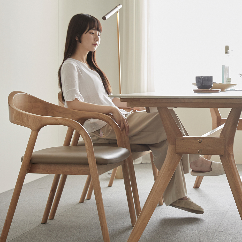 모노 인테리어 카페 책상 공부 원목 1인용 암체어 식탁의자