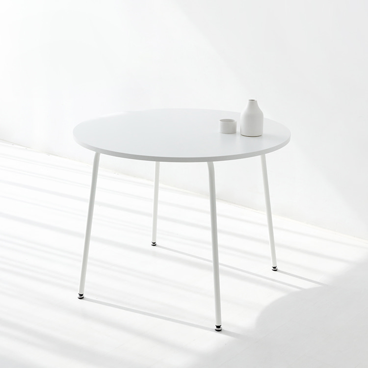 두게드 테이블 라운드 D96 화이트 + NEMOCEL 의자 SM5177 2인세트