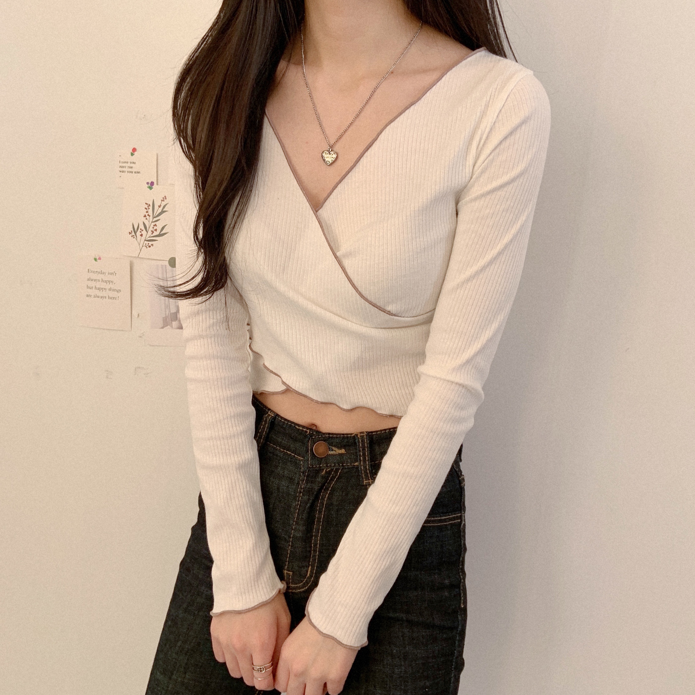 데일리즈 랩디자인 브이넥 긴팔 크롭티 배색날라리 자체제작 - 상세 이미지 2