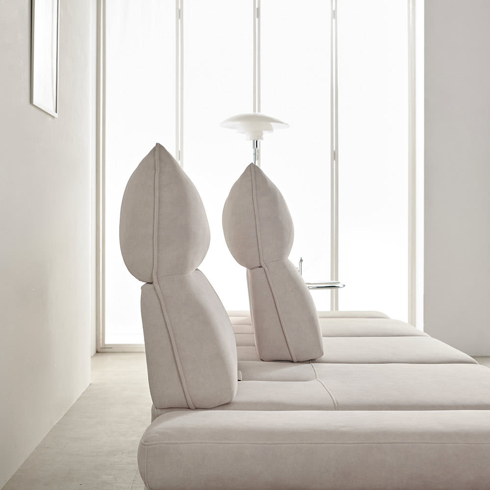 모던홈즈 우노 소파의 스윙 기능 활용 사진