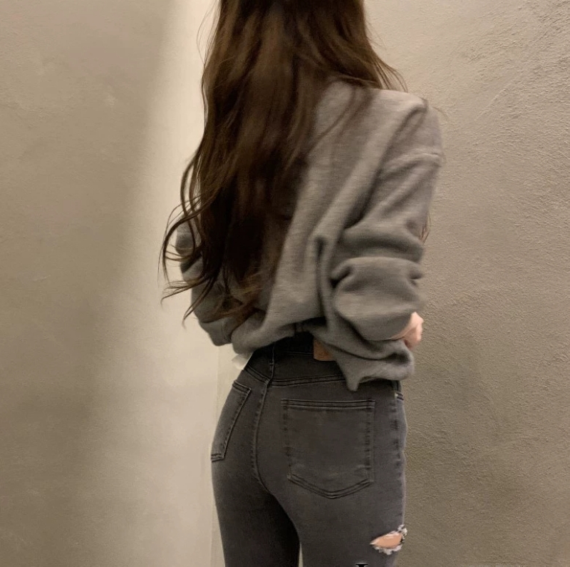 루즈핏 반폴라 어깨트임 니트 이미지 2