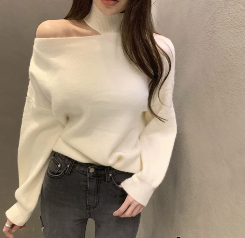 루즈핏 반폴라 어깨트임 니트 이미지 4