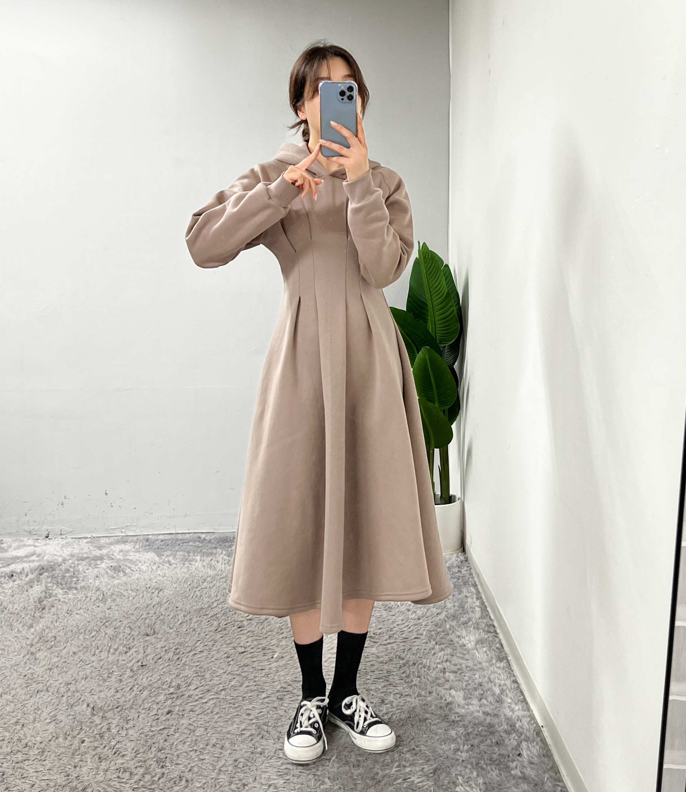 핀턱 후드넥 기모 플레어 머메이드 롱 원피스 이미지 2