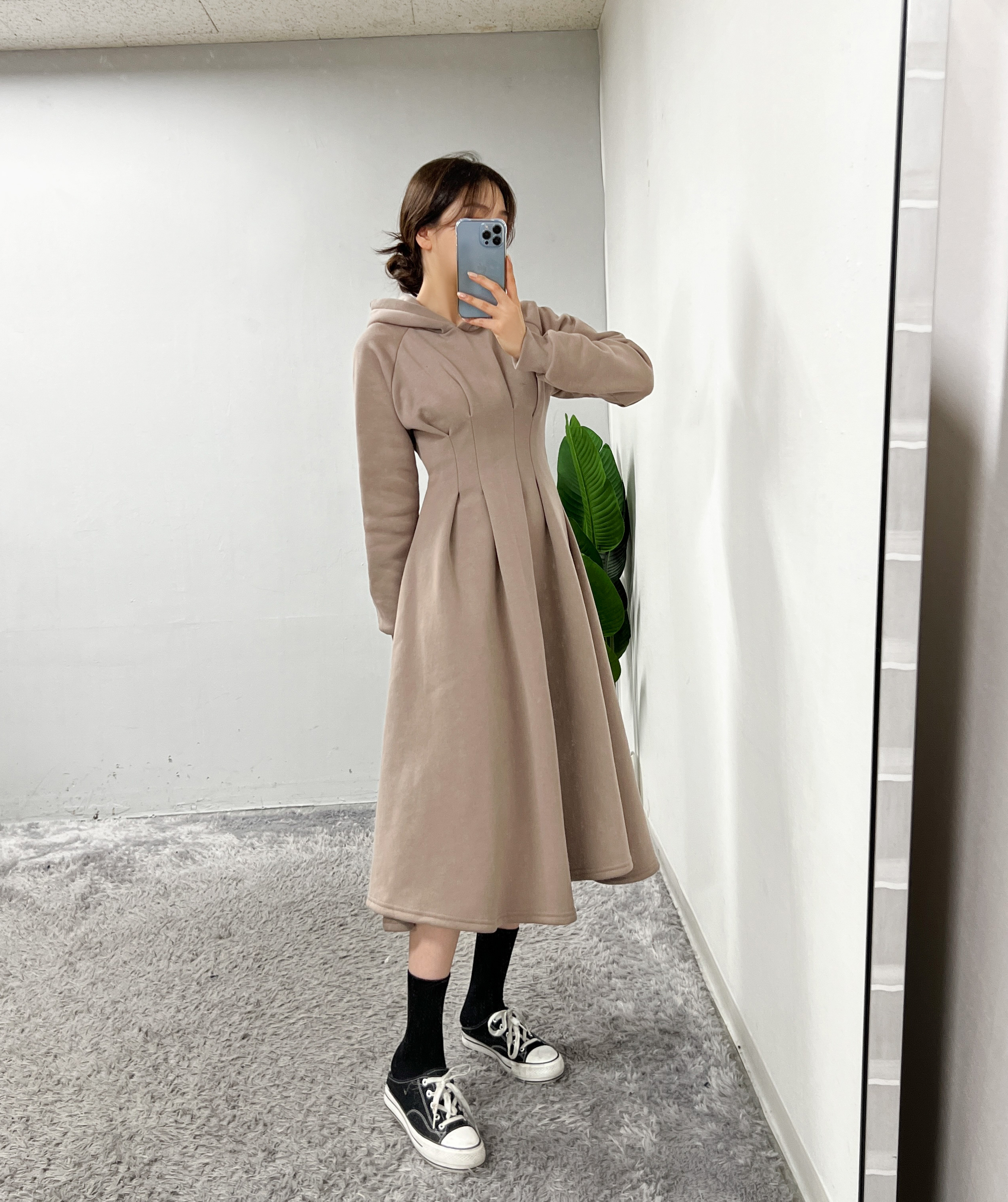 핀턱 후드넥 기모 플레어 머메이드 롱 원피스 이미지 3