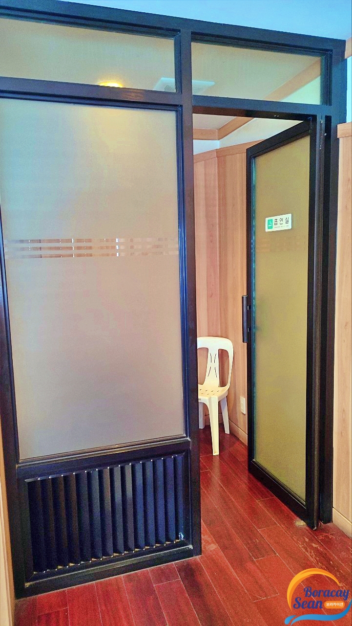 보라카이 칼리보 공항 내부 VIP 라운지