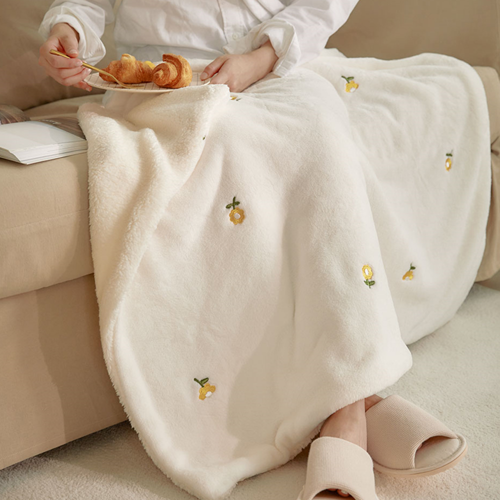 양털 담요 블랭킷 극세사 밍크 부드러운 겨울 차박 캠핑 쇼파 이불 자수 카모마일150x200