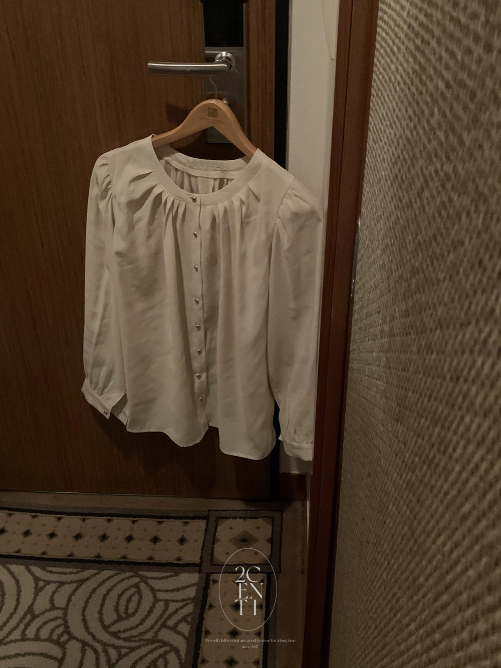 힐로 모달 골드단추 라운드 블라우스 (3color) 이미지 6