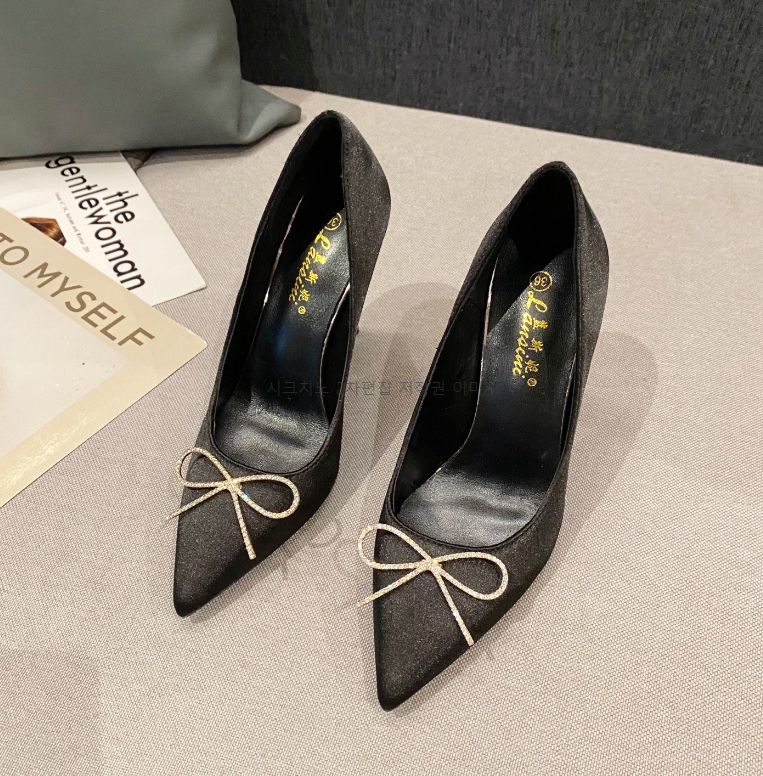 220-265 르에블 6,8,10cm 스틸레토 블랙 새틴 펌프스 하이힐 1color 상세 이미지 17