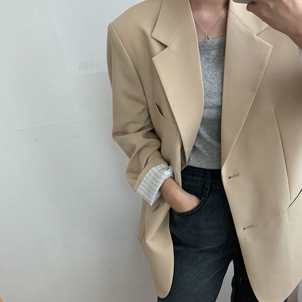 여성 여자 아우터 오버핏 투버튼 자켓 2컬러 버터 옐로우 블랙 - 상품 이미지