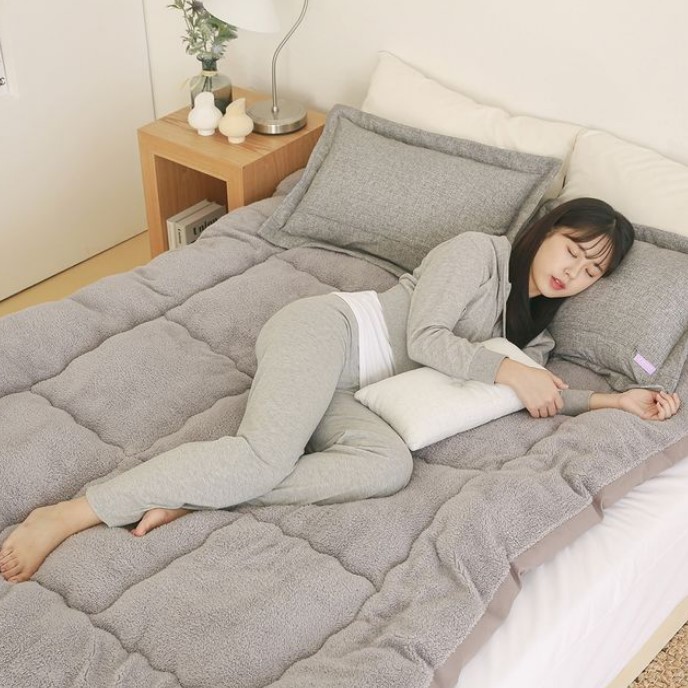 토퍼 침대위 손님용 거실 매트리스 극세사 자가발열 양면 두툼한 양모 푹신한 싱글