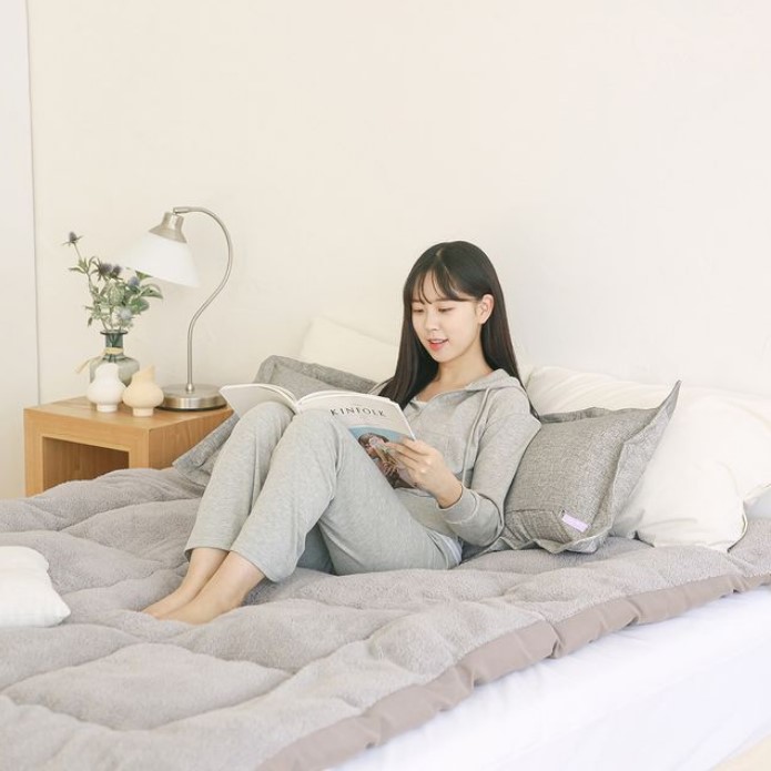 토퍼 침대위 손님용 거실 매트리스 극세사 자가발열 양면 두툼한 양모 푹신한 싱글