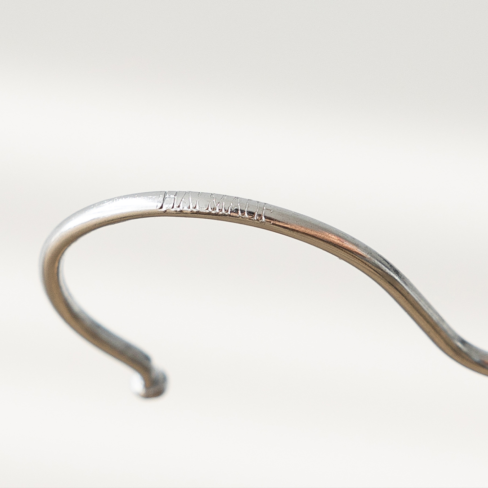 할메이드 어깨뿔방지 라운드형 셔츠 맨투맨 니트 논슬립 옷걸이 1P