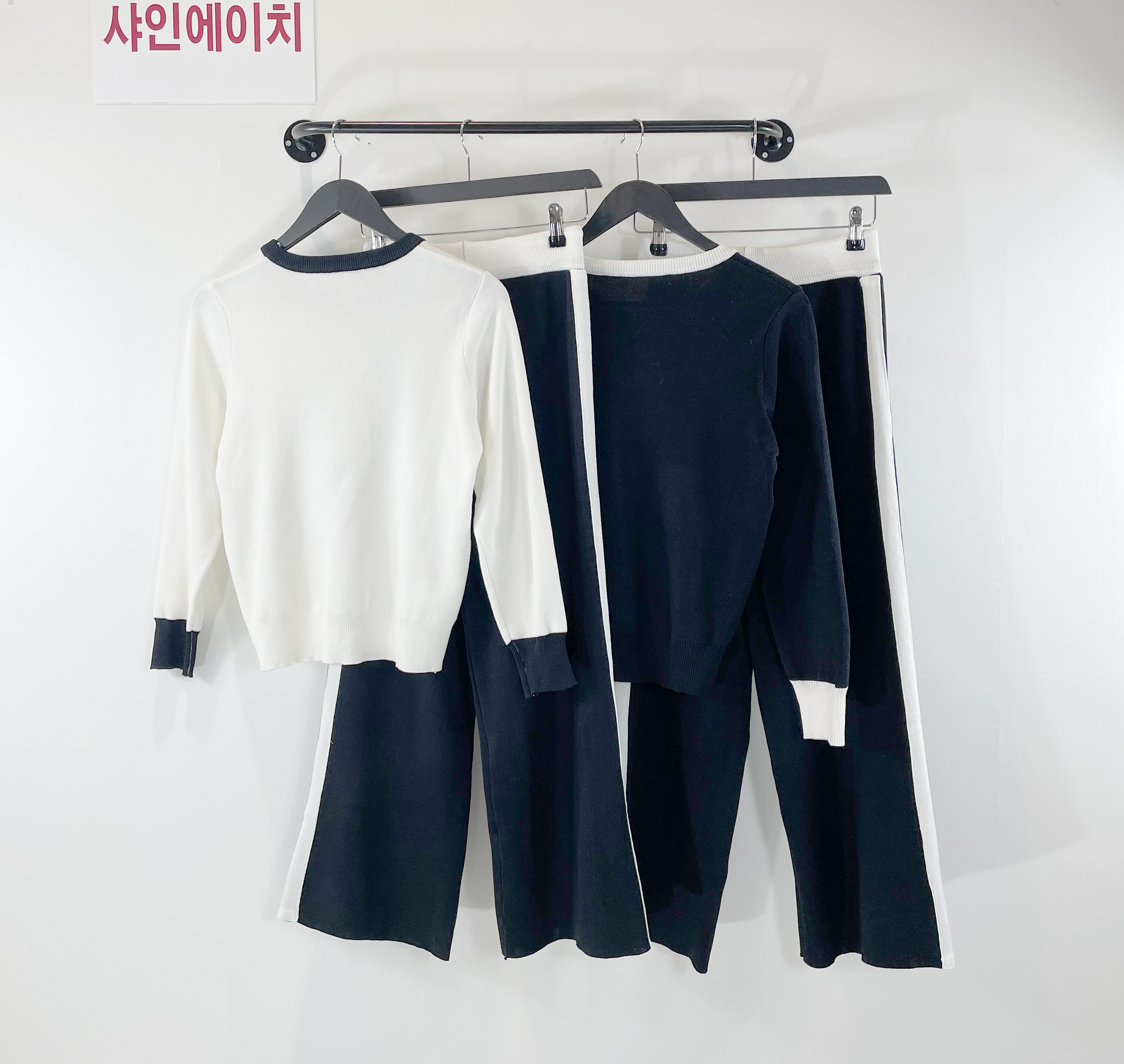 여자여자몰 꽃송이비즈 깔끔배색 라운드니트투피스 티밴딩팬츠세트 심플데일리코디룩 겨울니트 이미지 3