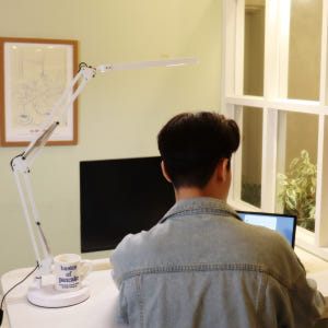 독서등 집게 LED 공부 책상 스탠드 조명 블랙 클램프 솔직 후기 | 실제 배치 사진 포함 - 상품 이미지 4