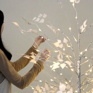 브리치 크리스마스 LED 자작 나무 미니 트리 카페 불멍 무드등 60cm... 솔직 후기 | 실제 배치 사진 포함 - 상품 이미지 1