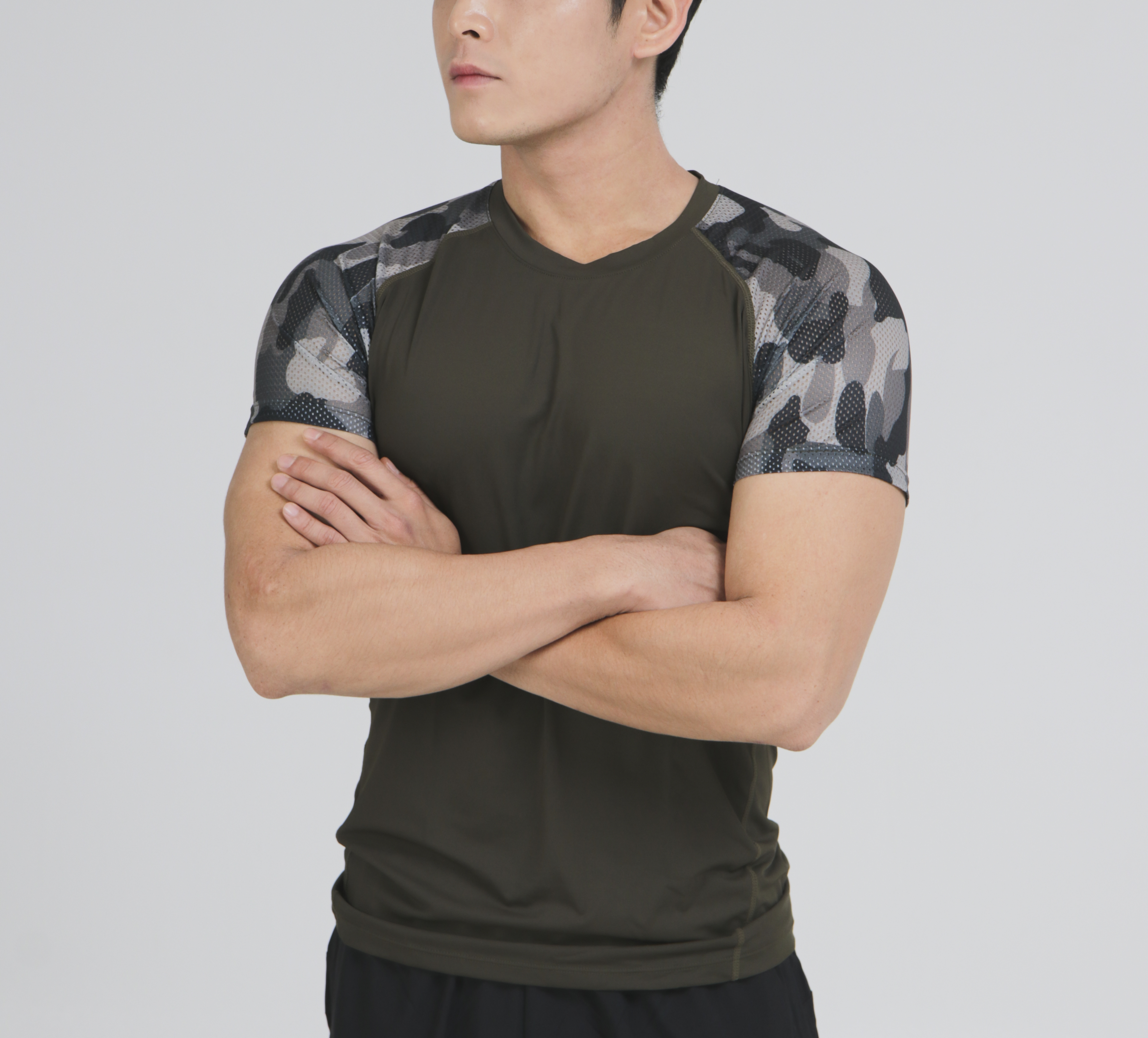 머슬핏 밀리터리 컴프레션 기능성 반팔 로카 티셔츠 - 상세 이미지 3