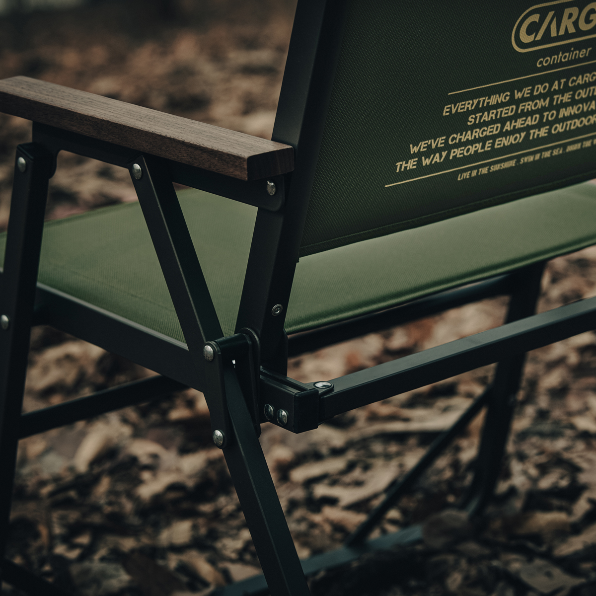 카고컨테이너 코지 체어 M 미디움 1+1 캠핑 의자 플랫 로우 폴딩 접이식