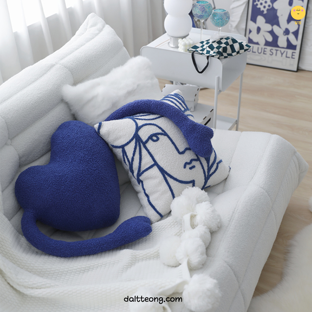 달떵 블루 하트 디자인A 쇼파 침대 쿠션 북유럽 인테리어 포인트 수입 고급 감성 패브릭