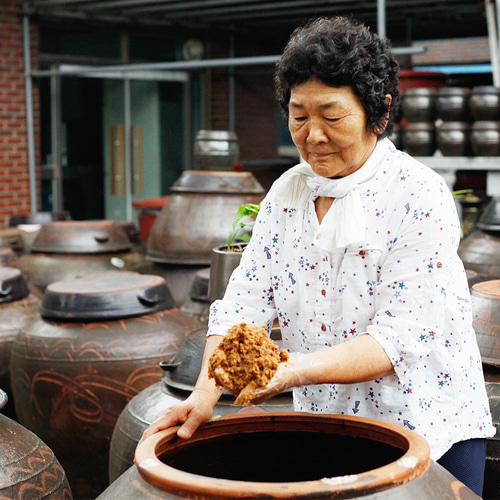 순창 전통된장 구수한 국산콩 시골 된장 진영희어머님 1kg, 1개 - 상품 이미지