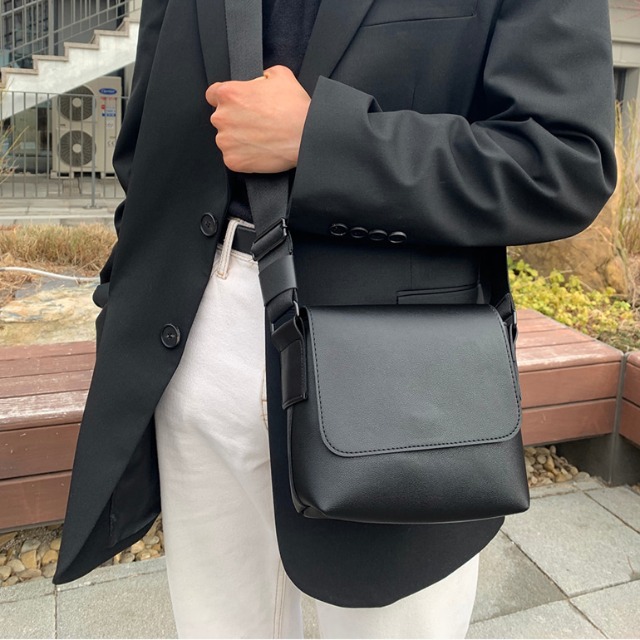 남자 미니 크로스백 메신저백 학생 가방