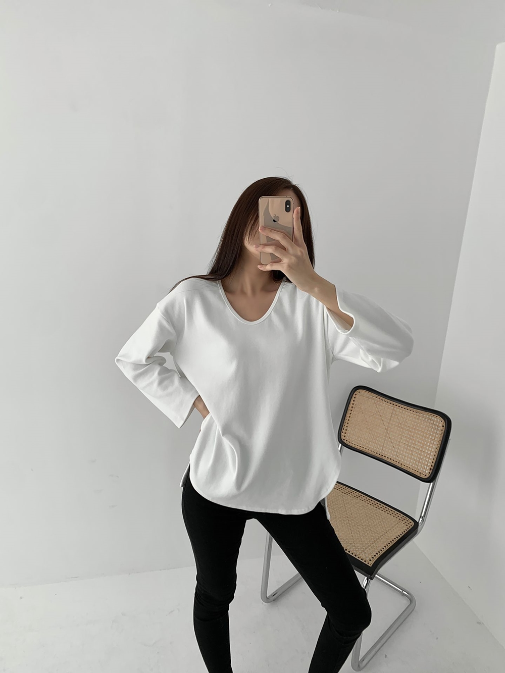 기모 여성 루즈핏 브이넥 언발 옆트임 이너 레이어드 롱 티셔츠 이미지 3