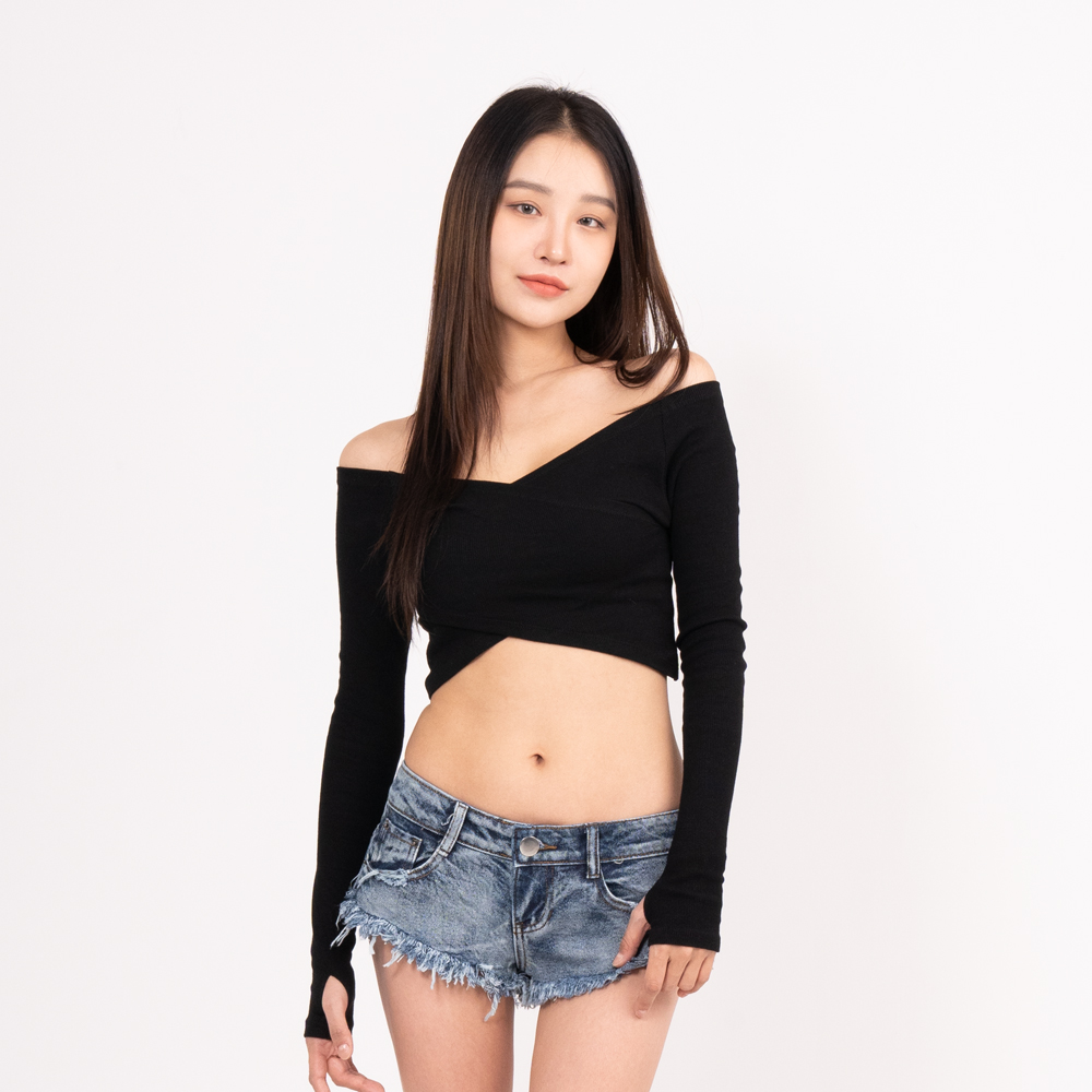 걸포유 무지 오프숄더 긴팔 크롭티 브이넥 바디프로필 이미지 2