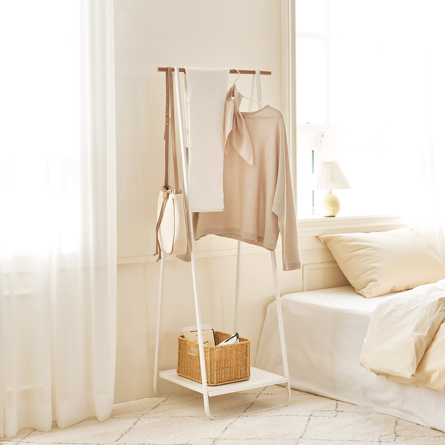 룸앤홈 철제 옷걸이 노르딕 스탠드 선반 행거