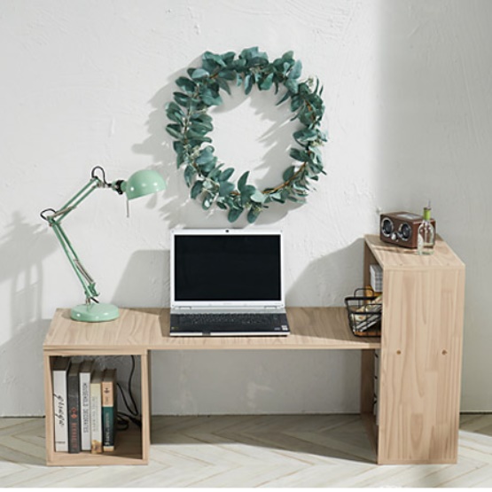 앉는 낮은 책상 앉은뱅이 책상 바닥 앉은 기도