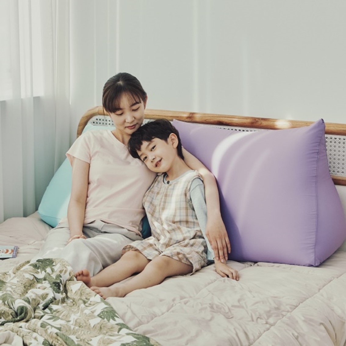 생활특권 소형 어린이 삼각 등받이 쿠션 침대 허리 쿠션 이미지 7