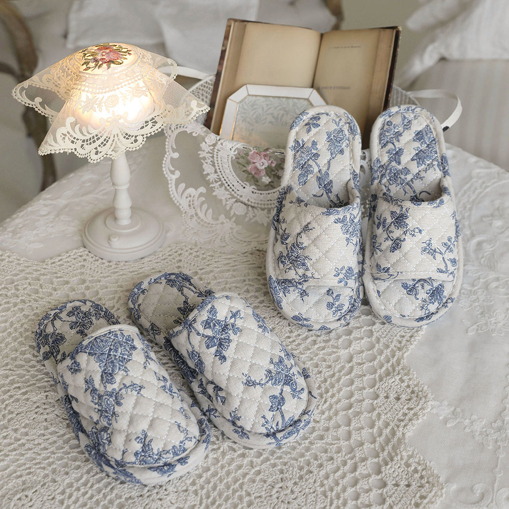 가든블루 자수 푹신한 쿠션 거실 무소음 층간소음 퀼트 여름 면 슬리퍼 실내화 거실화