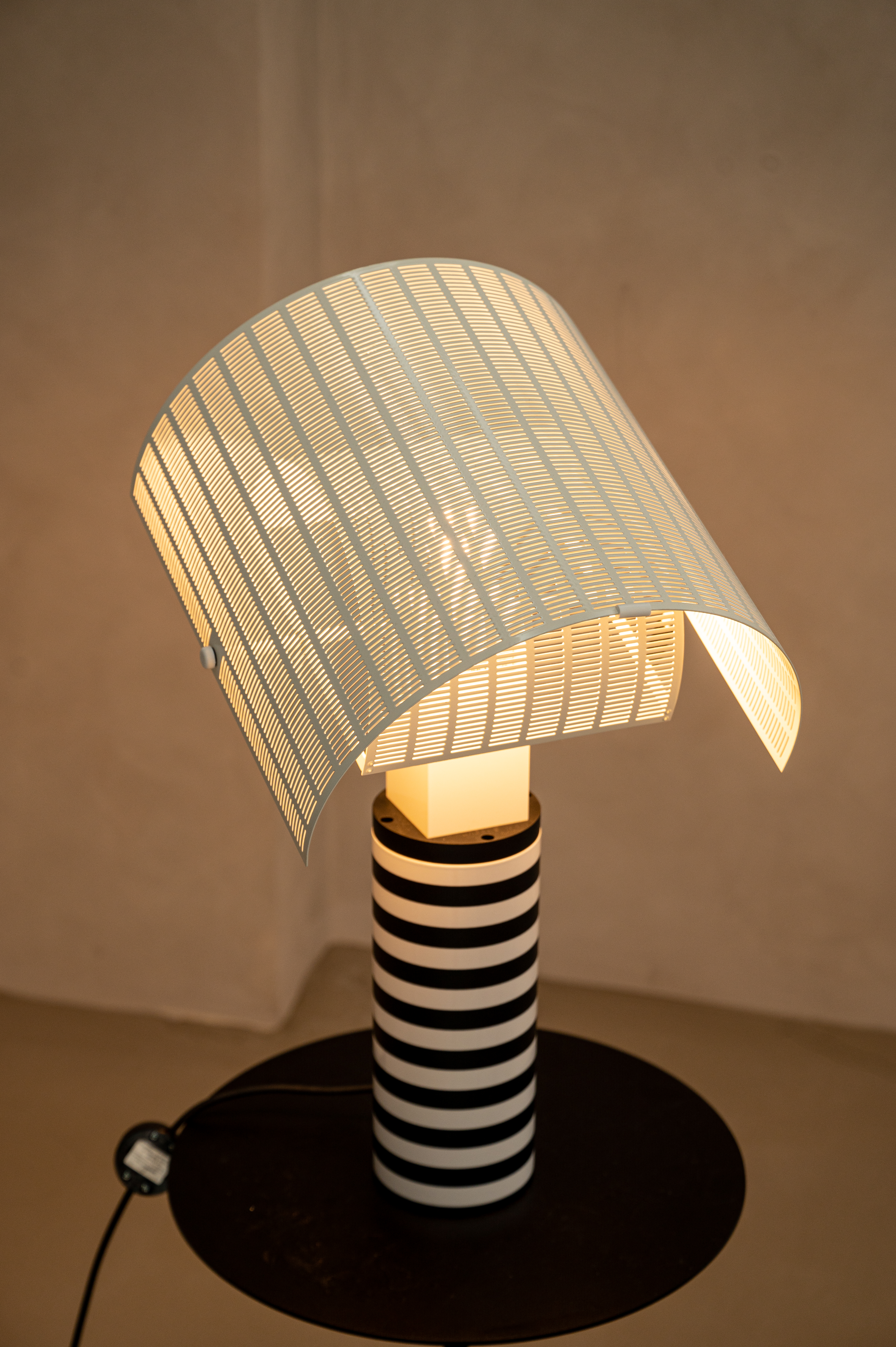 아르테미데 Artemide Shogun 쇼군 테이블 램프 - 상품 이미지