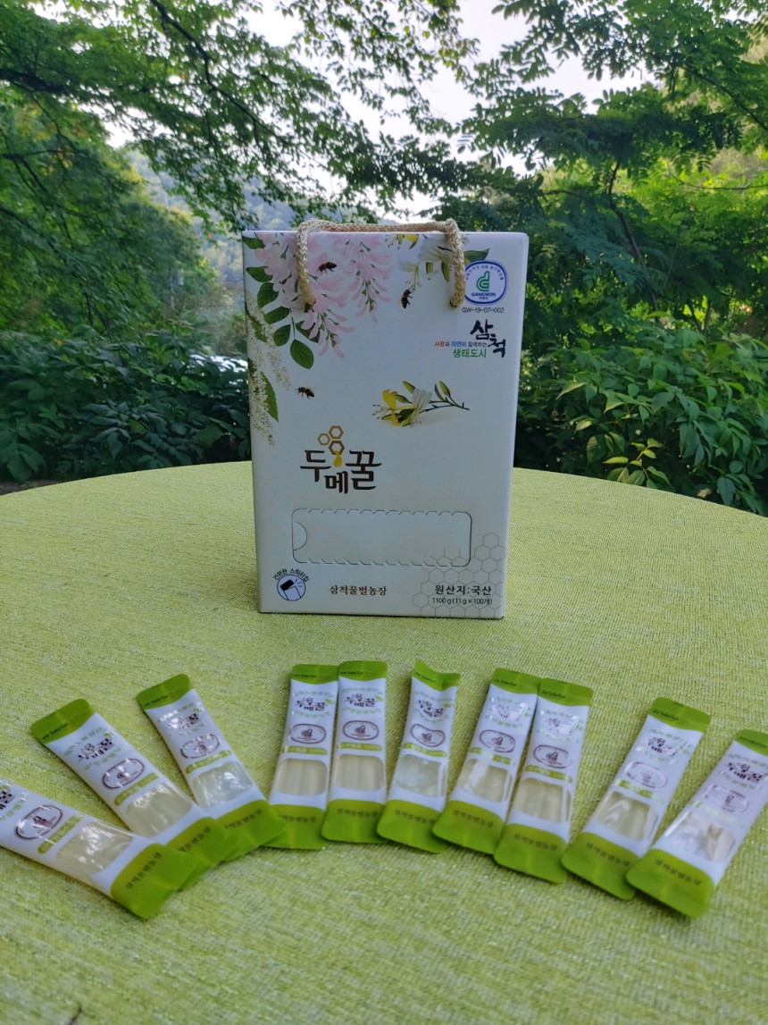 사랑과 삼 자연이 집계하는 생태도시 두메꿀 삼척꿀벌농장 원산지: 국산 1100g (11g X 100개)