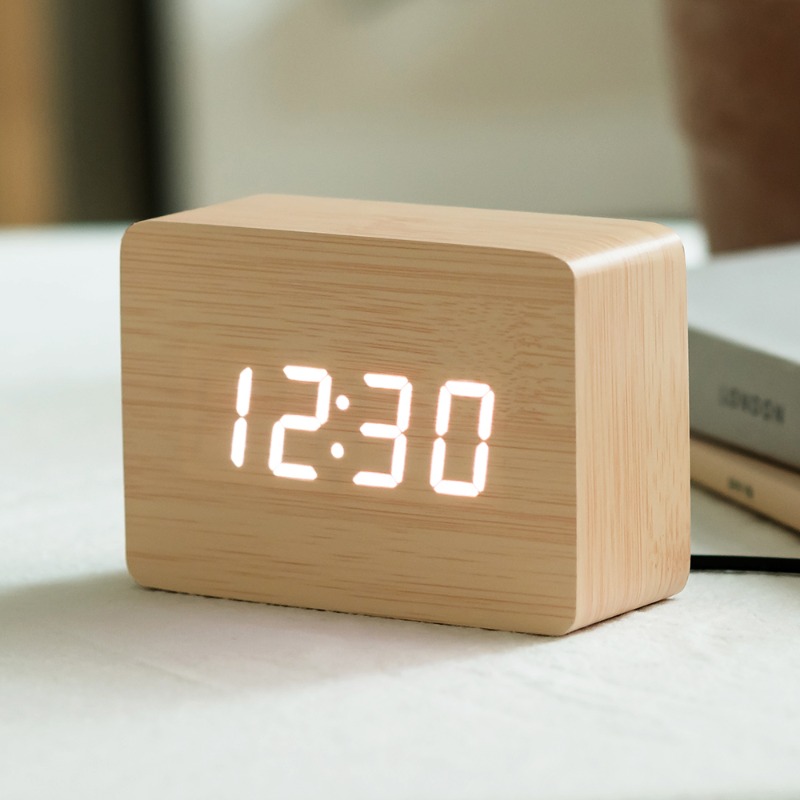 플라이토 우드 인테리어 LED 탁상시계 무소음 디지털 전자 알람 블링